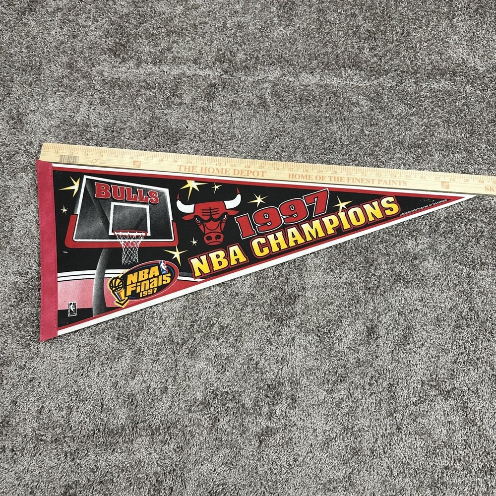 VTG Chicago Bulls 1997 NBA Champions Felt Pennant 29 Inch Sports Memorabilia